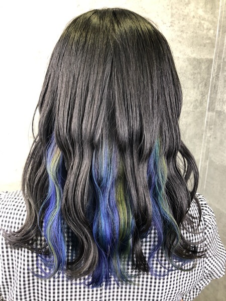 大阪で6色混ぜたオーロラユニコーンインナーカラーが可愛い！【あこさん】の髪