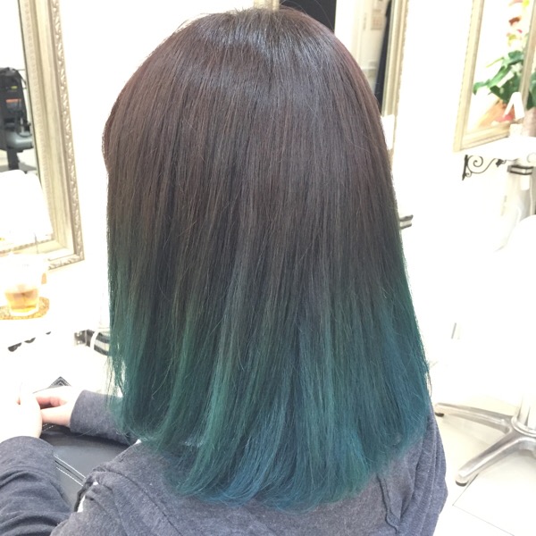 これぞ究極のブルー グリーンのグラデーションカラー あすかさん の髪