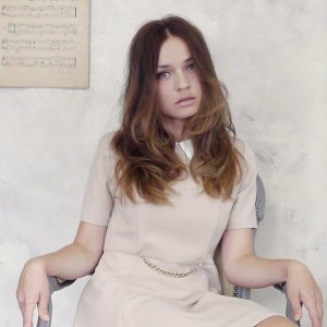 大人の美髪は”艶”が命。なりたいスタイル別ヘアアイロンの選び方【キュレーション記事】