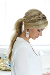 忙しい朝も3分で解決。時短なのに余裕たっぷりで差がつく"こなれヘアアレ"保存版【キュレーション記事】