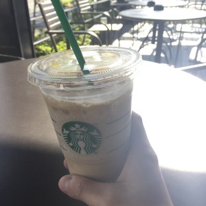 休みの日は優雅にブログ書くのが日課です。