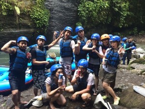 ラフティングいったら4メートルの滝落ちした話