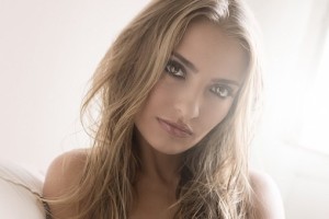 首のシワが気になる方は首用クリームもGETしましょう！