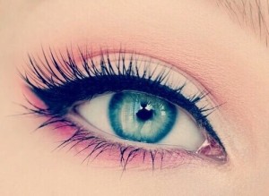 そろそろメイクも衣替え♡目元に桜色を使ってふんわり儚げな春メイク【キュレーション記事】