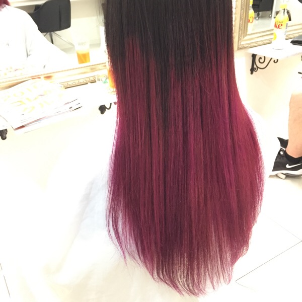 カラーバターを使ったピンクパープルのグラデーションカラー ゆみかさん の髪 大阪