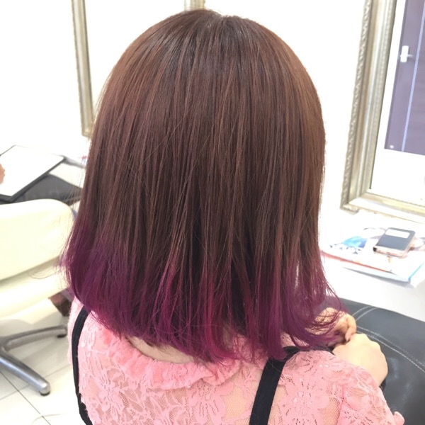 カラーバターを使ったピンクパープルのグラデーションとアンニュイボブ なみちゃん の髪