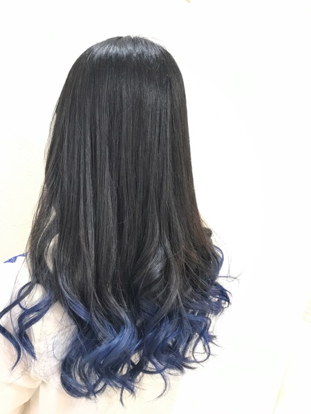 毛先を青くしたい方へ 段階的ブリーチで作るブルーカラーvol 2 かなこさん の髪