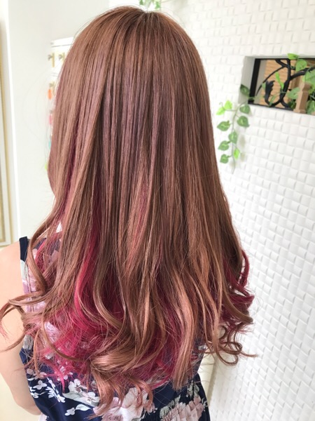 ピンクのインナーカラーが可愛すぎる件 まみちゃん の髪